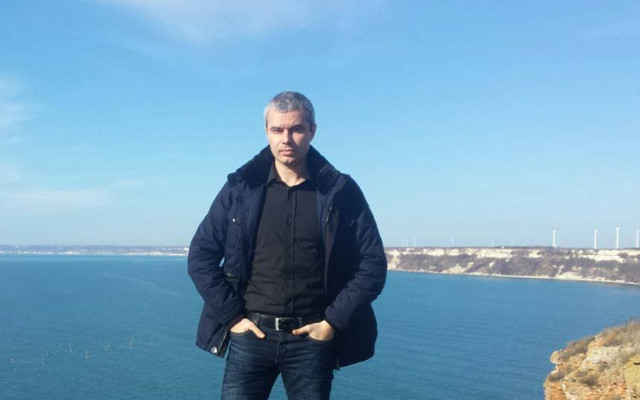 Костадинов: Борисов си играе с инфантилите от ПП и ДБ