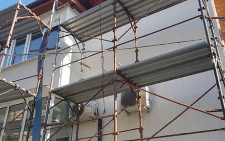 Строителен работник почина в Момчилград след падане от скеле