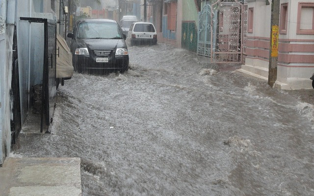 Наводнение в Етрополе след поредните обилни валежи: Какви са щетите