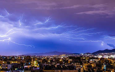 Meteo Balkans: Гръмотевични бури връхлитат Източна България