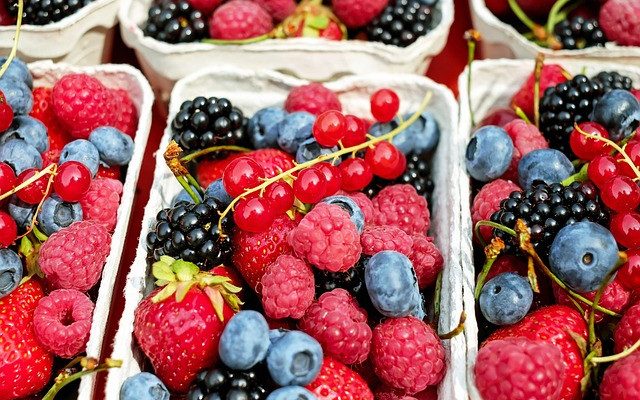 Плодовете може да се окажат лукс за гърците това лято