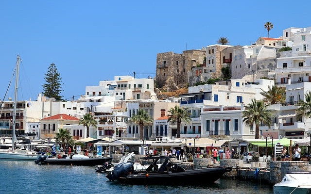 Ако пътувате в Гърция, самолет може да ви излезе по-евтино, отколкото ферибот