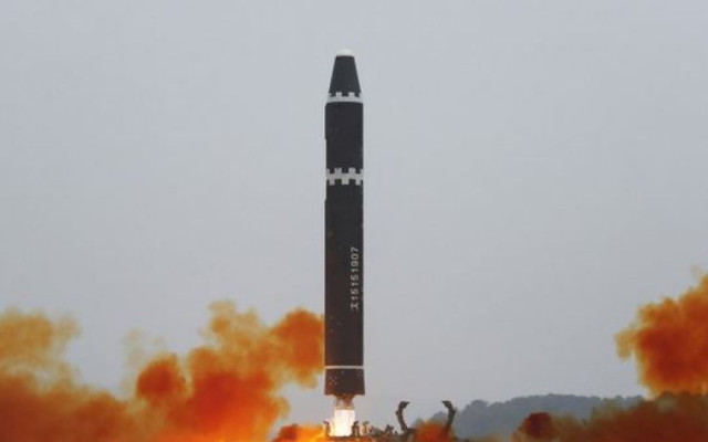 С. Корея изстреля балистична ракета на височина 6000 км., прелетя 1000 км.