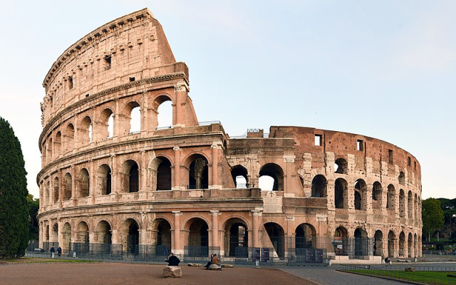 И германски турист посегна на Колизеума в Рим