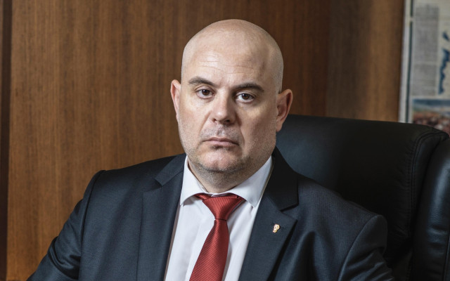 Гешев се чуди: ВСС е нелигитимен да избере нов главен прокурор, но легитимен да ме отстрани