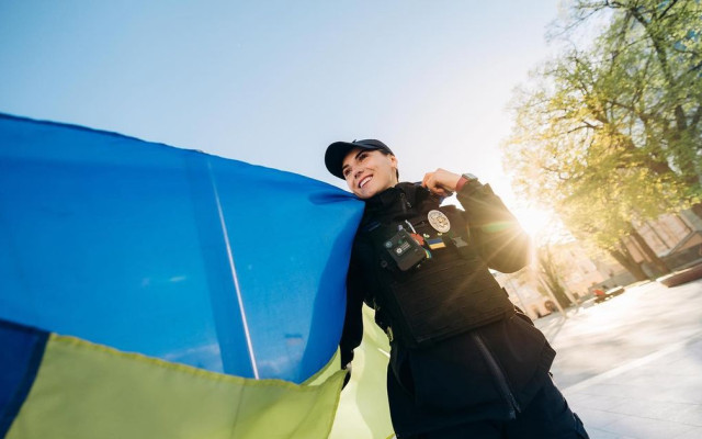 СНИМКИ В Украйна честват Ден на националната полиция, Зеленски с обръщение