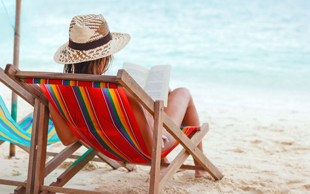 Вижте топ 10 на най-четените книги на плажа от българина този летен сезон