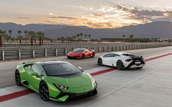 Lamborghini продаде последната си бензинова кола, в бъдеще - само електрифицирана гама