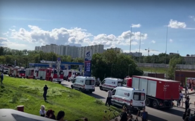 Спукана тръба с вряла вода уби 4ма в московски мол, десетки са ранени