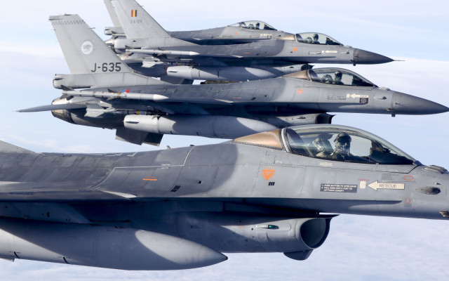 Киев няма да получи изтребители F-16, но шеф в НАТО прогнозира победа във войната