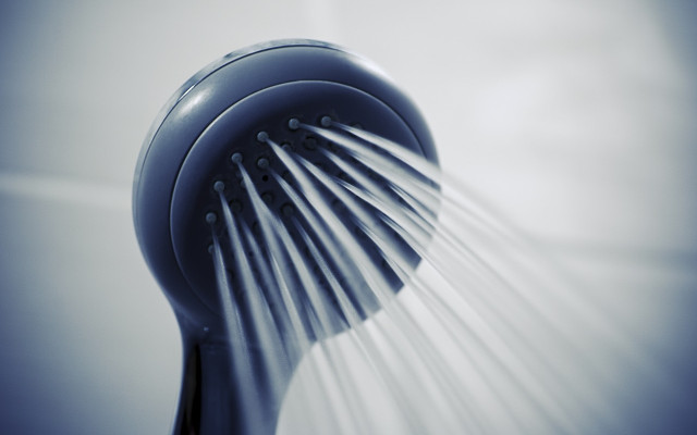 Студен душ: Спират топлата вода на половин София за седмица