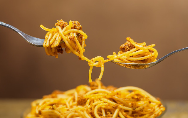 Българка сравни "златните пържоли" у нас със спагети в Рим и защо не ги е платила