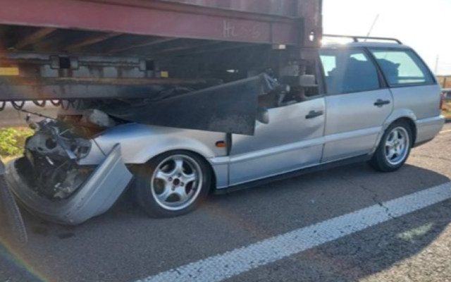 Кола се вряза в тир на "Тракия", 42-годишна жена е с опасност за живота