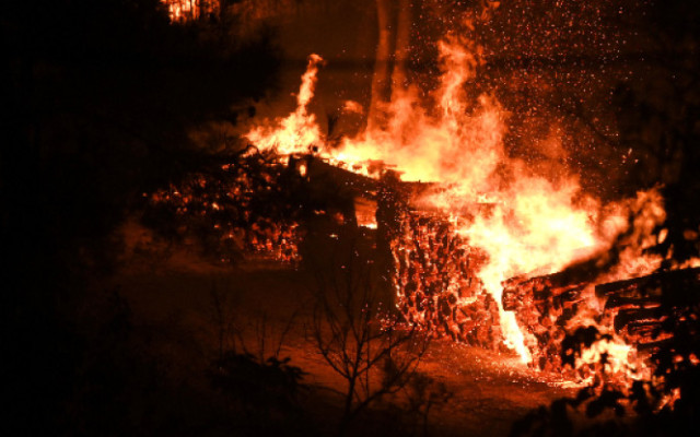 Страшните пожари в Северна Гърция приближават България