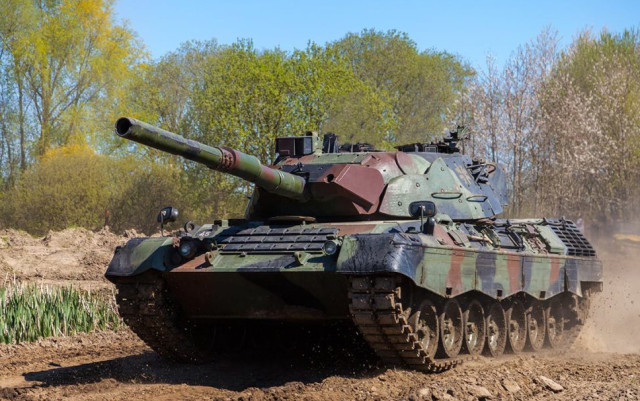 Анонимен дарител купи десетки танкове "Лепард 1" и ги даде на Зеленски