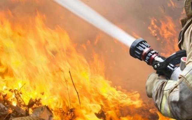В опожарено хале за ремонт на автомобили в Ямбол е открито тяло на мъж