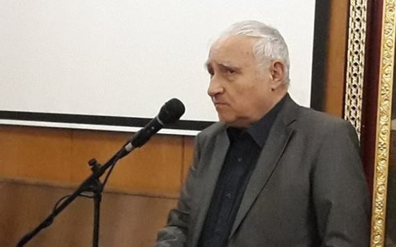 Издъхна литературната легенда проф. Светлозар Игов