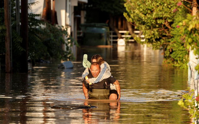 15 вече са жертвите на библейските наводнения в Гърция