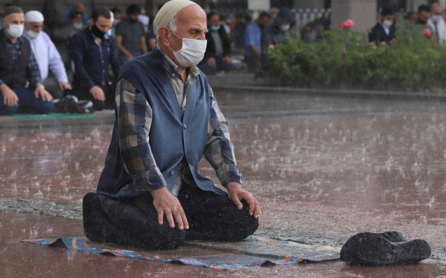 Доста жертви след проливни дъждове из Турция