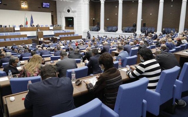Депутатите гласуват изпращането на С-300 на Украйна