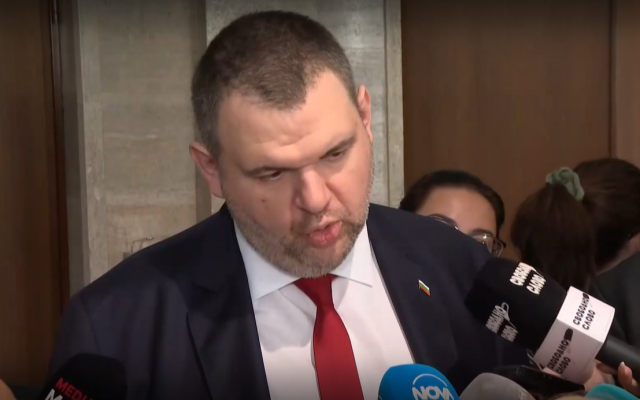 Без министри на ДПС в кабинета на "сглобката", категоричен е Пеевски