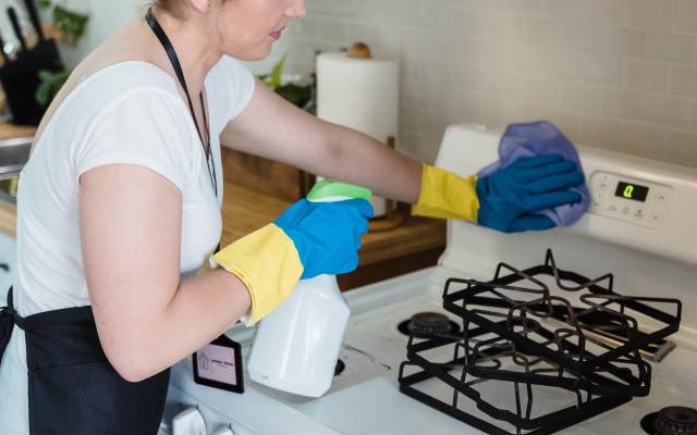 Трикчета: Как да почистите фурната си без химикали