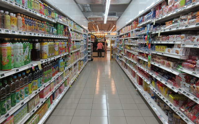 КЗК се оправда за спирането на по-евтини храни:  Защитаваме конкуренцията, не високите цени