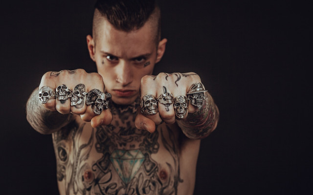 Татуирани и брутални: "елитът" на руските мутри