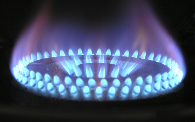 КЕВР стресира: Цената на природния газ през ноември ще бъде ЗНАЧИТЕЛНО по-висока