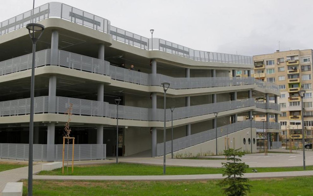 Изградиха първият квартален многоетажен паркинг в София
