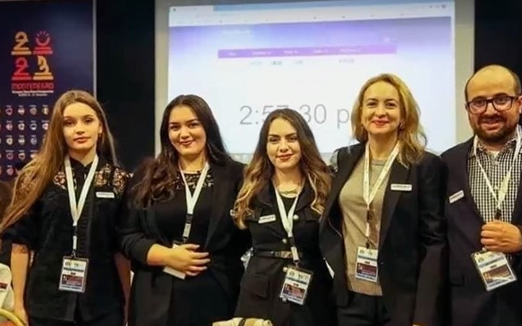 Златните ни момичета по шахмат се прибират в България