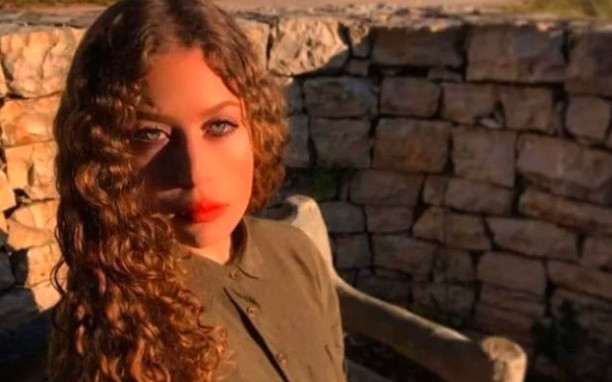 Израелската армия арестува красивата 22-годишна Ахед Тамими, която е икона за палестинците