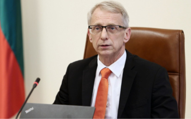 Премиерът Николай Денков свиква извънредно министри заради снежното бедствие
