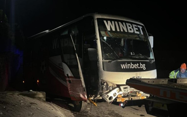 Шофьорът на катастрофиралия край Дряново автобус вероятно е починал от инфаркт