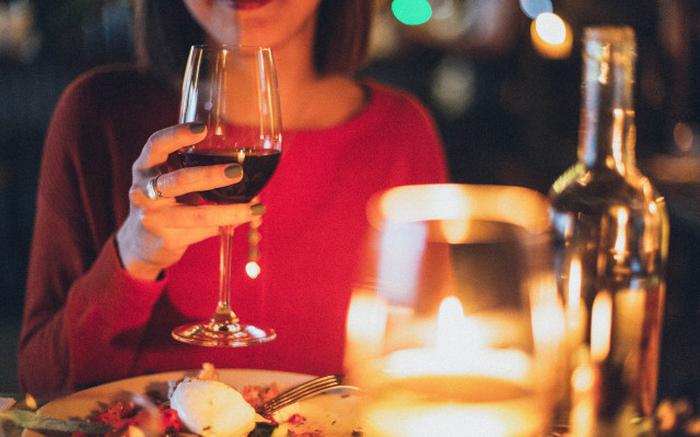 Защо червеното вино причинява главоболие