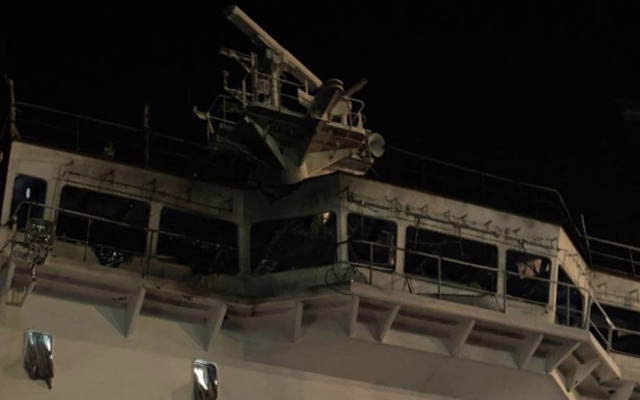 Киев: Русия удари цивилен кораб под флага на Либерия в Черно море (СНИМКИ)