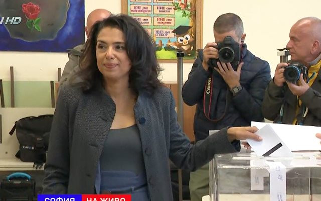 Ваня Григорова гласува за "свободен и демократичен град"