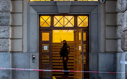 Оцелял при стрелбата в Прага: Дания, Сърбия, сега и Чехия - това става вирус в Европа