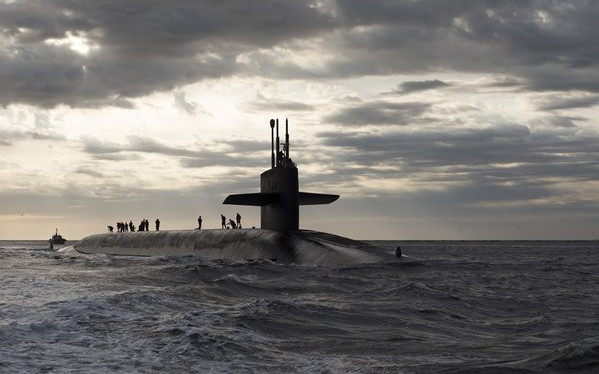 Путин участва церемонията по пускането на нови ядрени подводници под вода