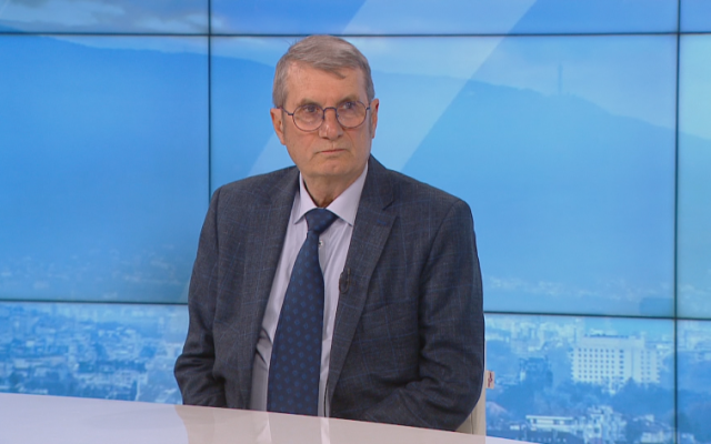 Министър Хинков: Не трябва да се увеличава потребителската такса, която пациентите плащат