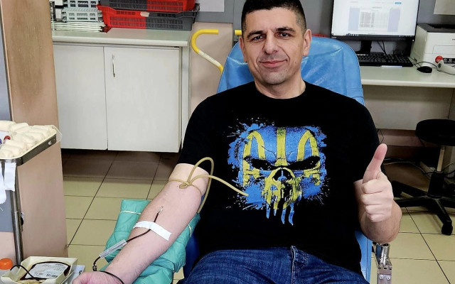 Депутат предпочете да дари кръв, вместо да плюска по софри