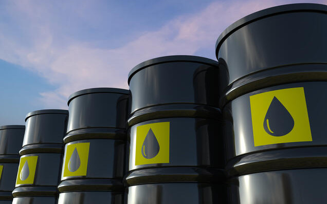ЕК: Таванът за руския петрол не важи за дадената на България дерогация