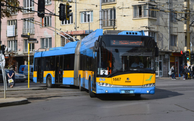 Напрежение в София. Спира ли градският транспорт