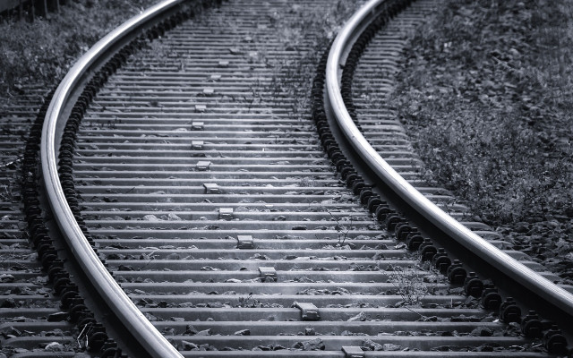 Бетоновоз се сблъска с влака Истанбул- София, пострадал е шофьорът