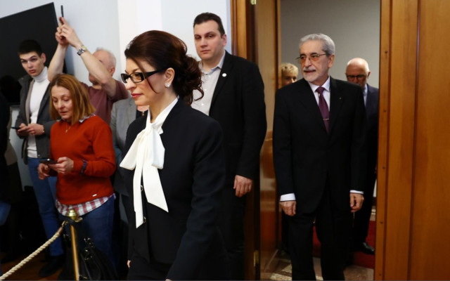Атанасова и Белазелков се заклеха като конституционни съдии