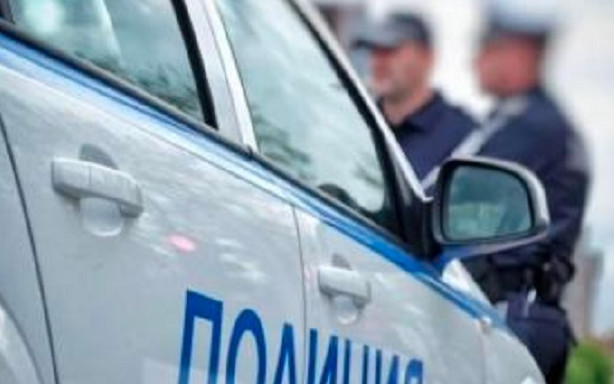 Полицай от Дупница се надруса, качи се в патрулка и катастрофира