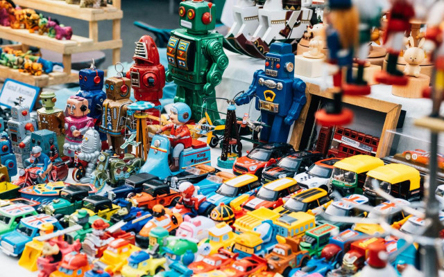 Рисковете, които крие онлайн пазаруването: Нарастващата заплаха от експлодиращи батерии и опасни играчки