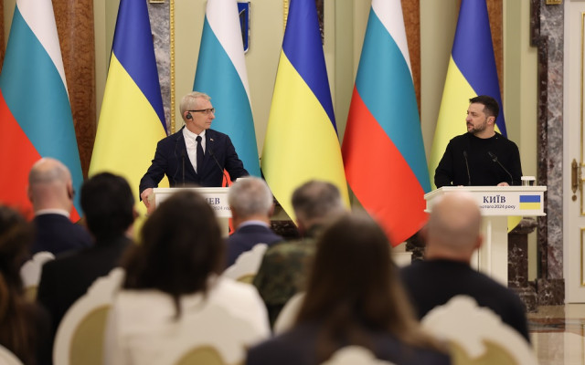 Денков към президента Зеленски: Подкрепата ни за Украйна е защита за нас самите