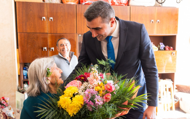 Кметът на Пазарджик с топли думи за баба на 101 години и послание