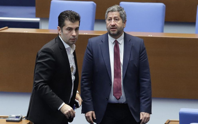 Клати ли се сглобката – дни преди ротацията нова порция напрежение разбуни духовете ОБЗОР